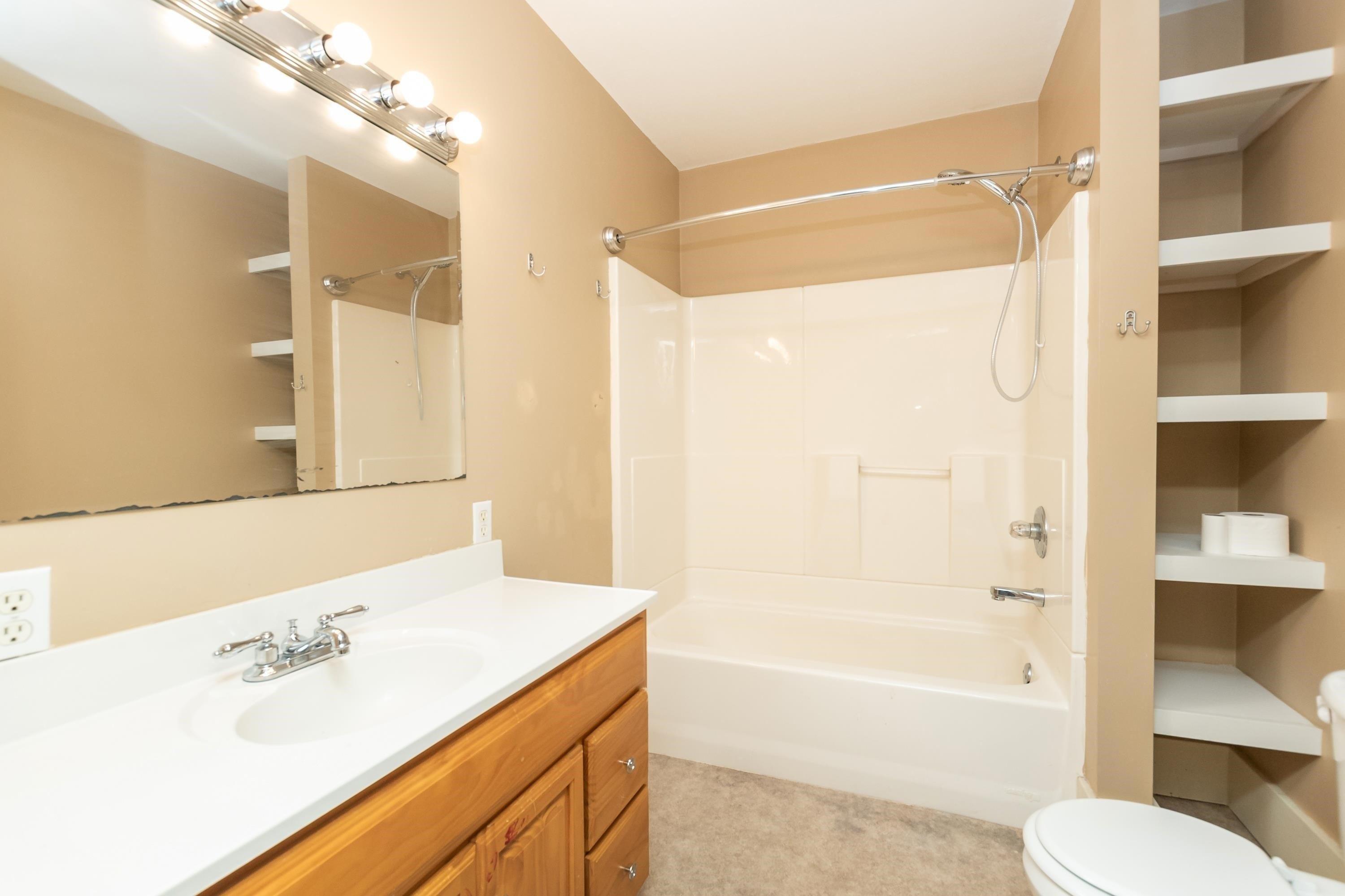 Houser Dr, El Dorado, KS 67042