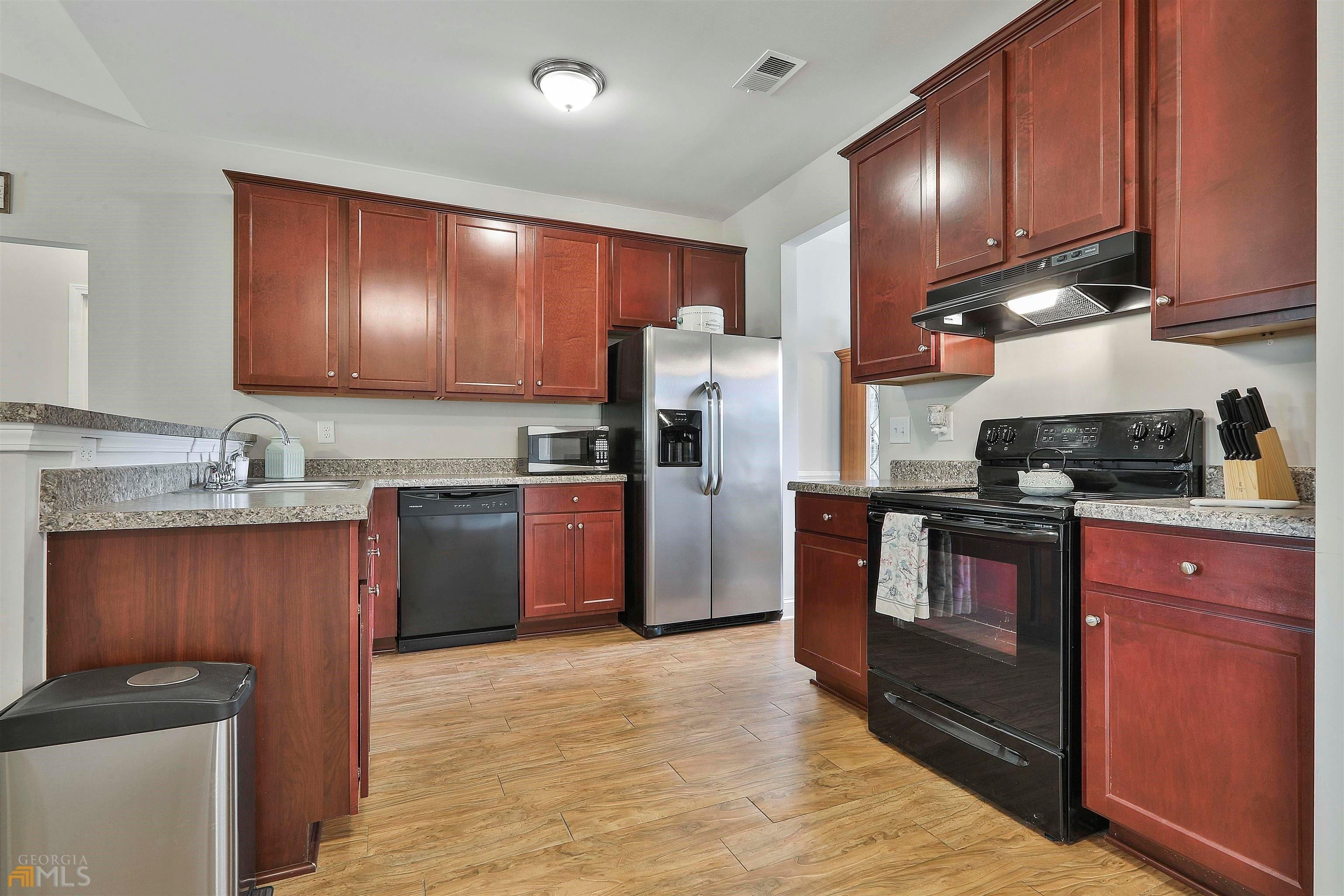 Garnet Ln, Griffin, GA 30224
