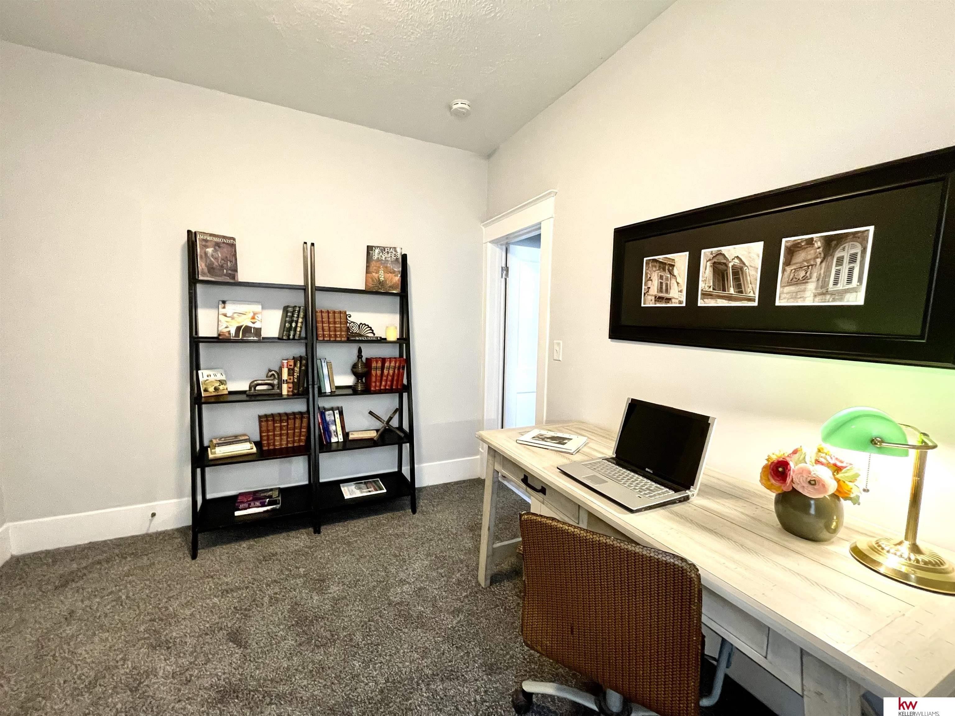 N 21st St, Omaha, NE 68110