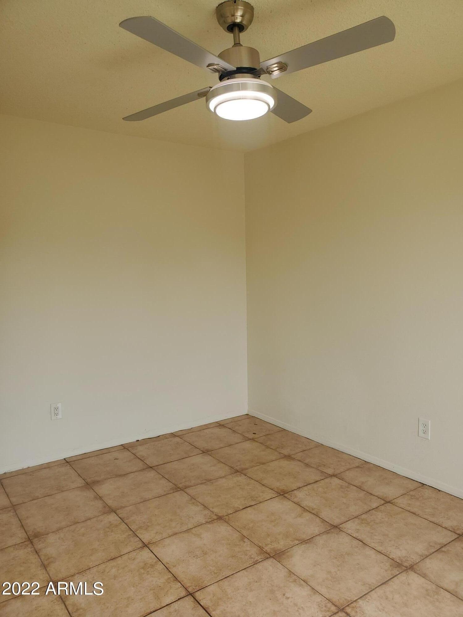 N 69th Ave, Glendale, AZ 85303