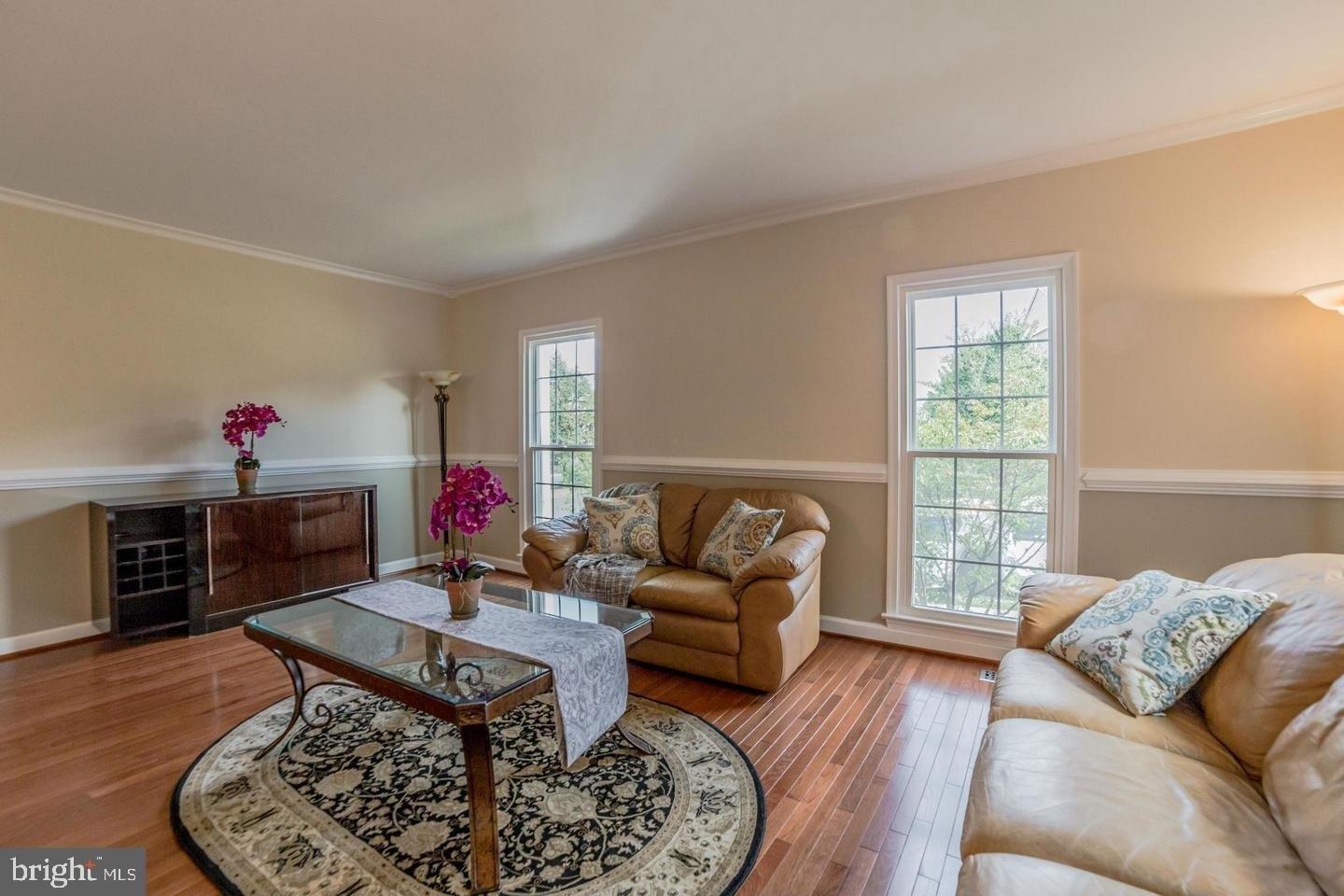 Sleepy Lake Dr, Fairfax, VA 22033