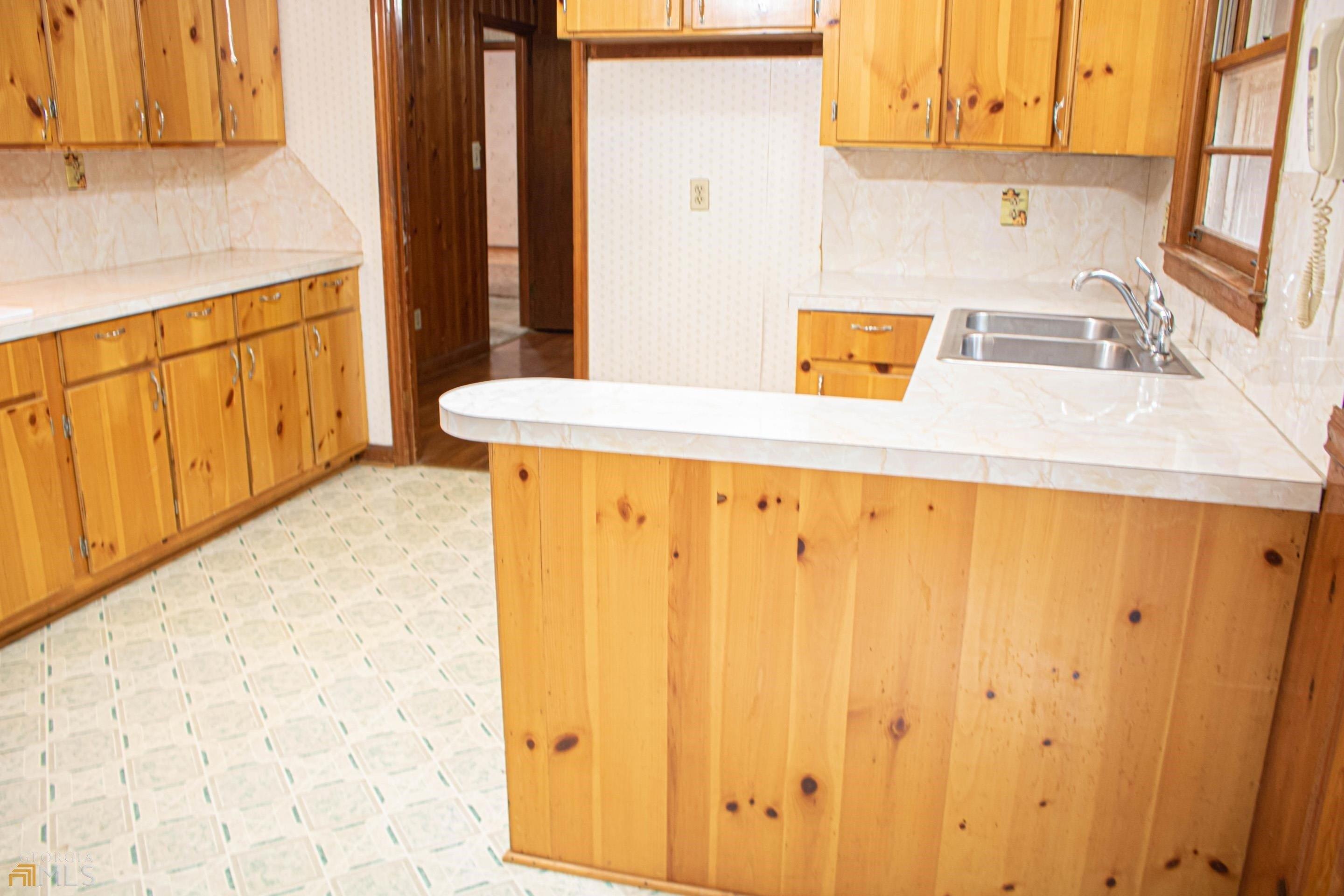 Dunmoor Dr, Jonesboro, GA 30236