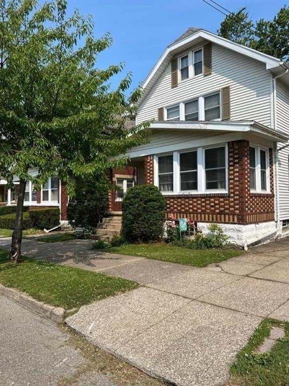 E 31st St, Erie, PA 16504