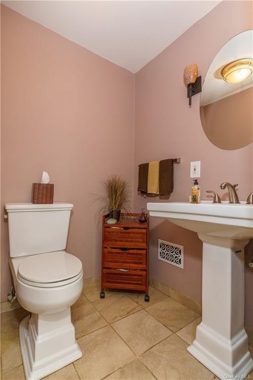 Sheldrake Pl, New Rochelle, NY 10804