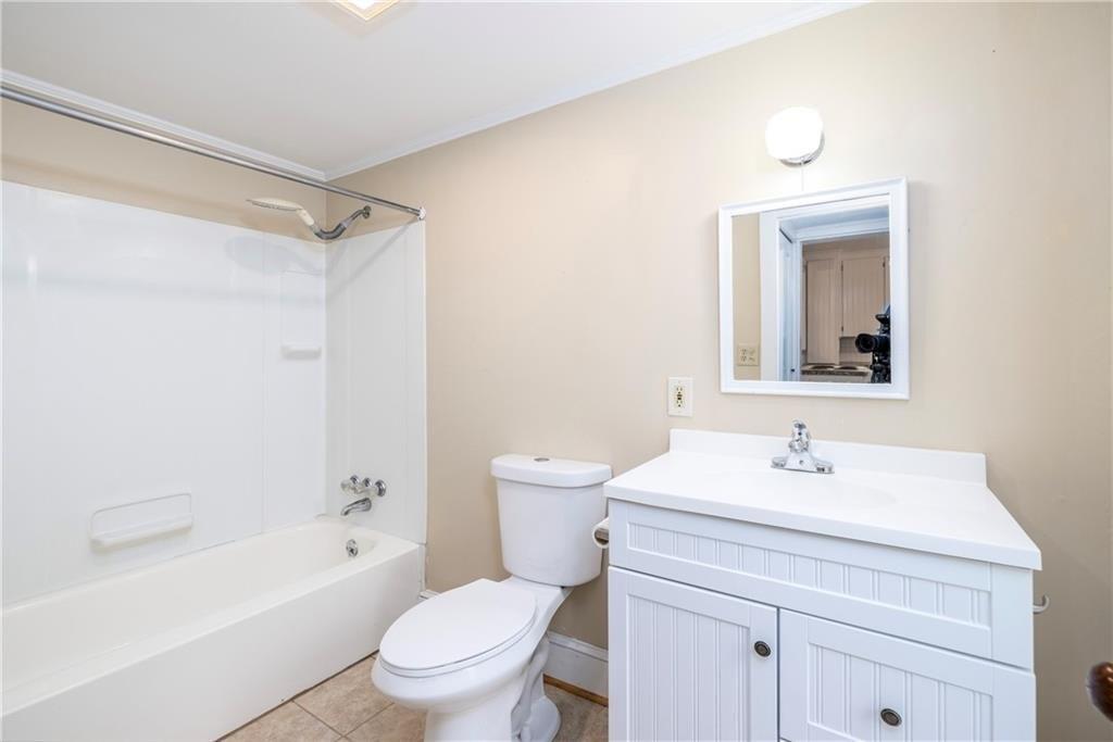 Roselawn Ave, Fairport, NY 14450