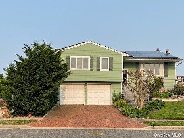 Donna Ln, Lido Beach, NY 11561