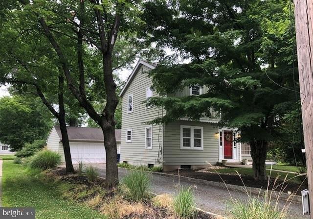 Eglantine Ave, Pennington, NJ 08534