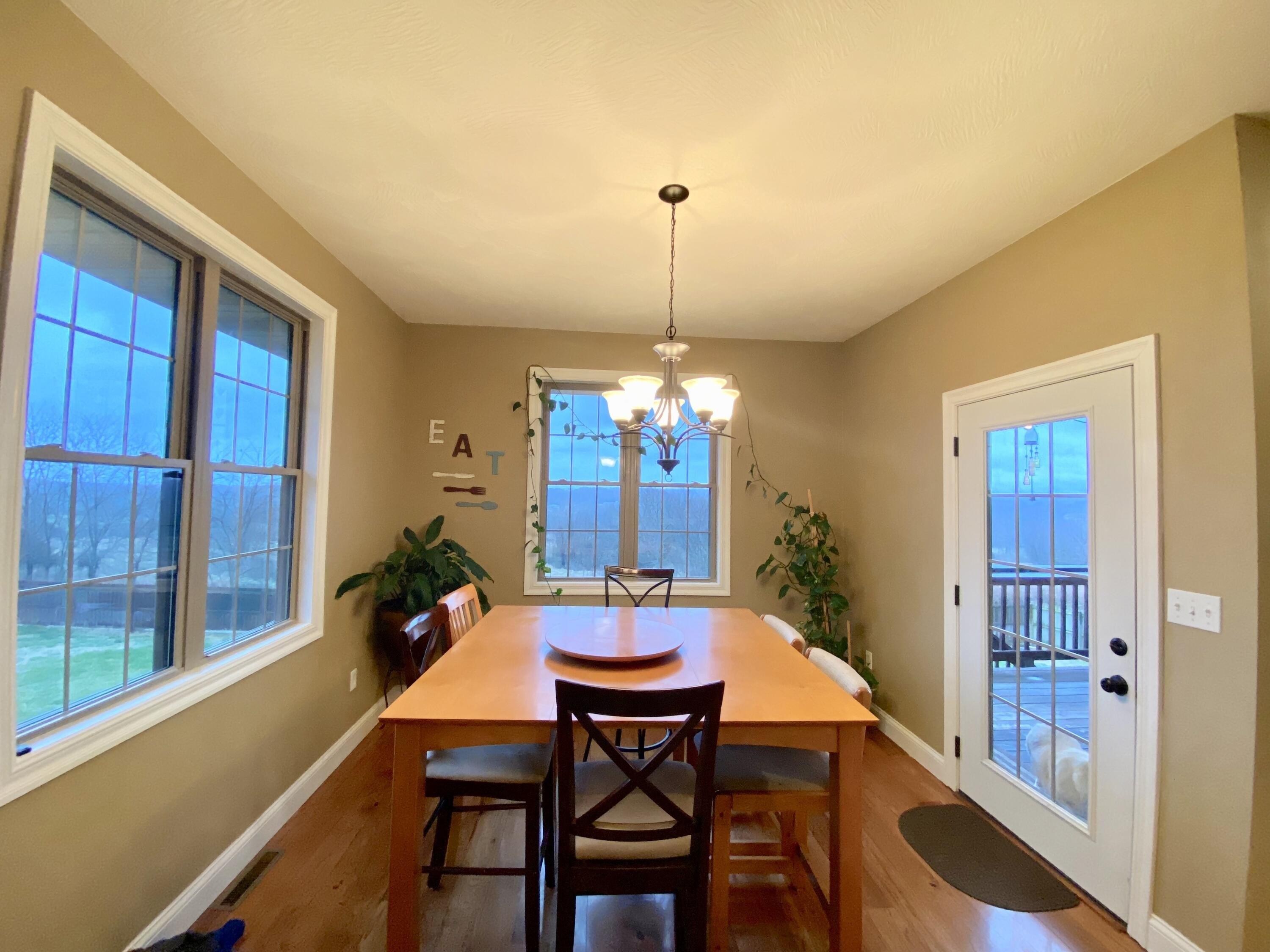 Fox Hill Rd, Marshfield, MO 65706