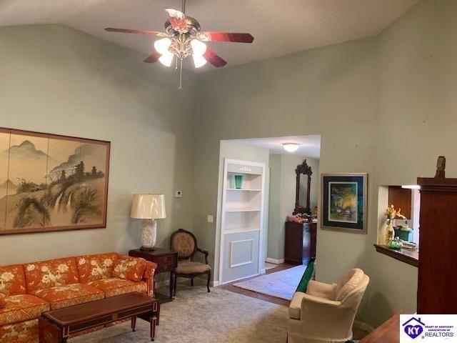 Hickory Ln, Elizabethtown, KY 42701