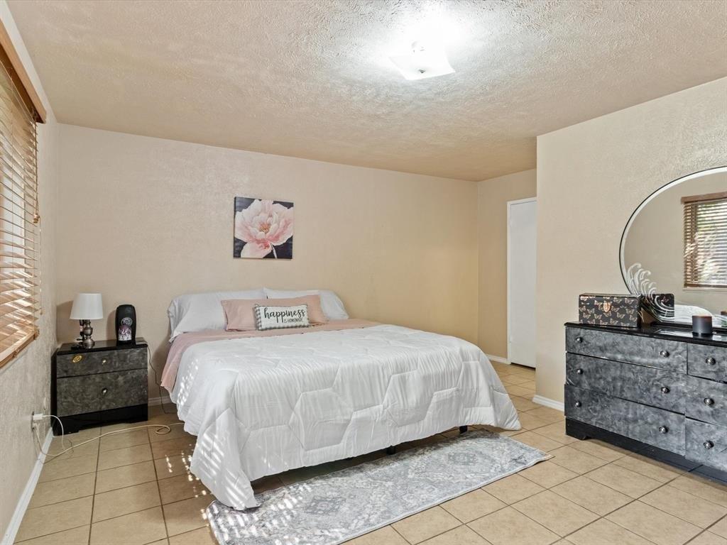 Cloverglen Dr, Dallas, TX 75249