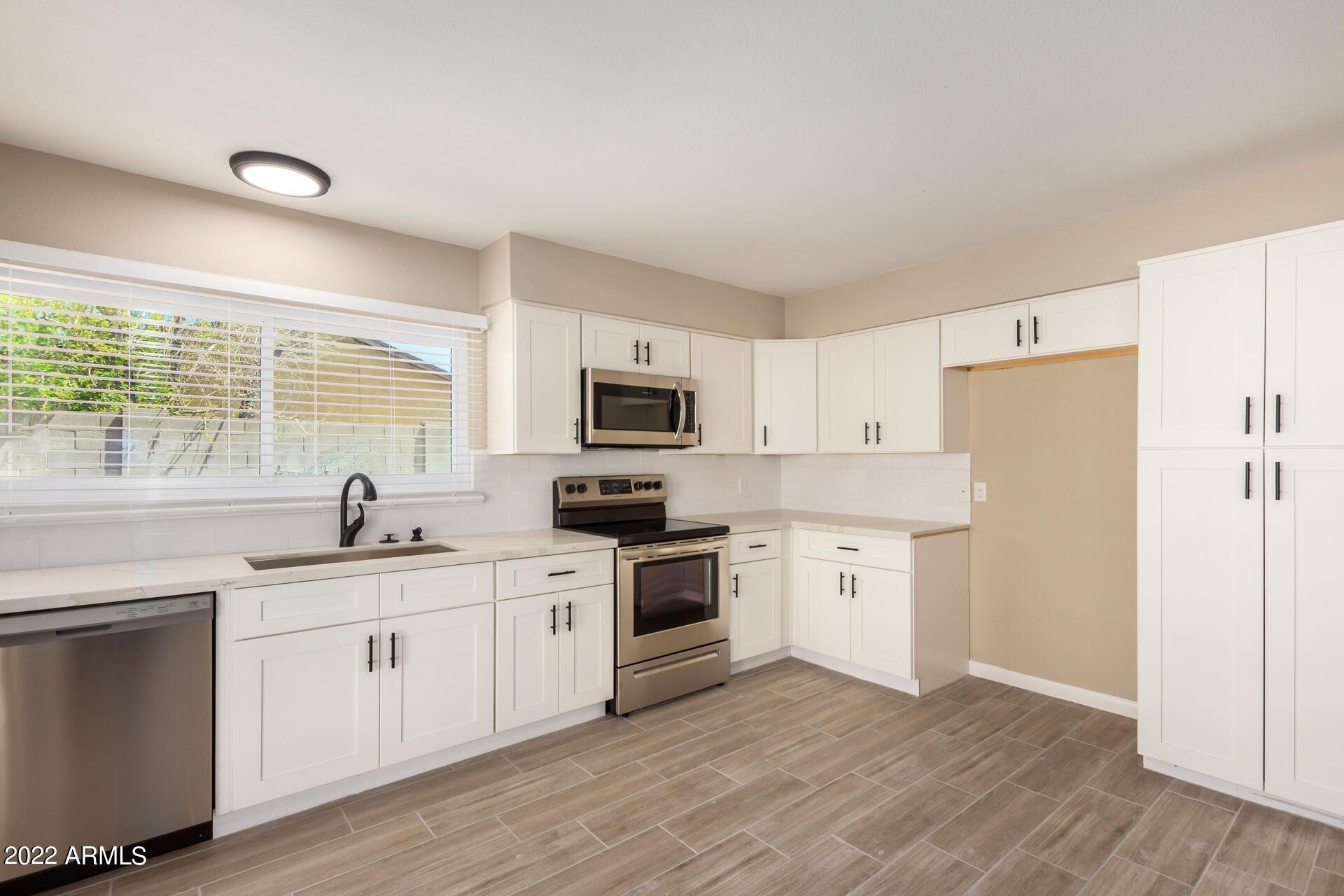 W Golden Ln, Glendale, AZ 85302
