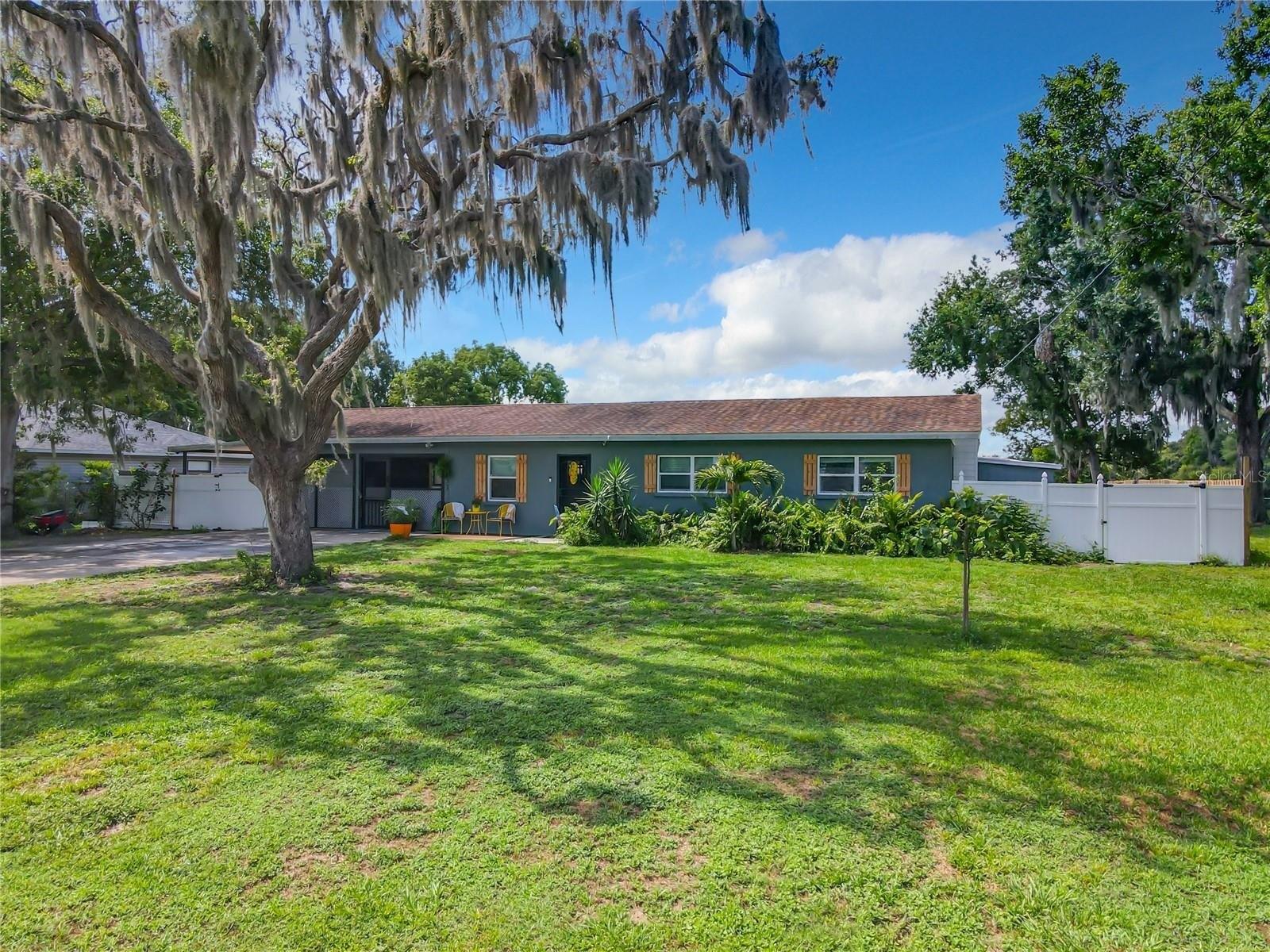 Woodstock Ave, Lakeland, FL 33803