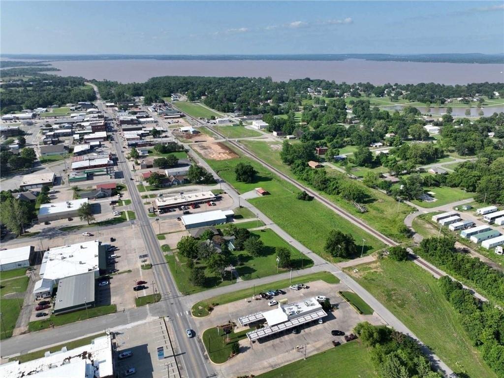 S Main St, Eufaula, OK 74432