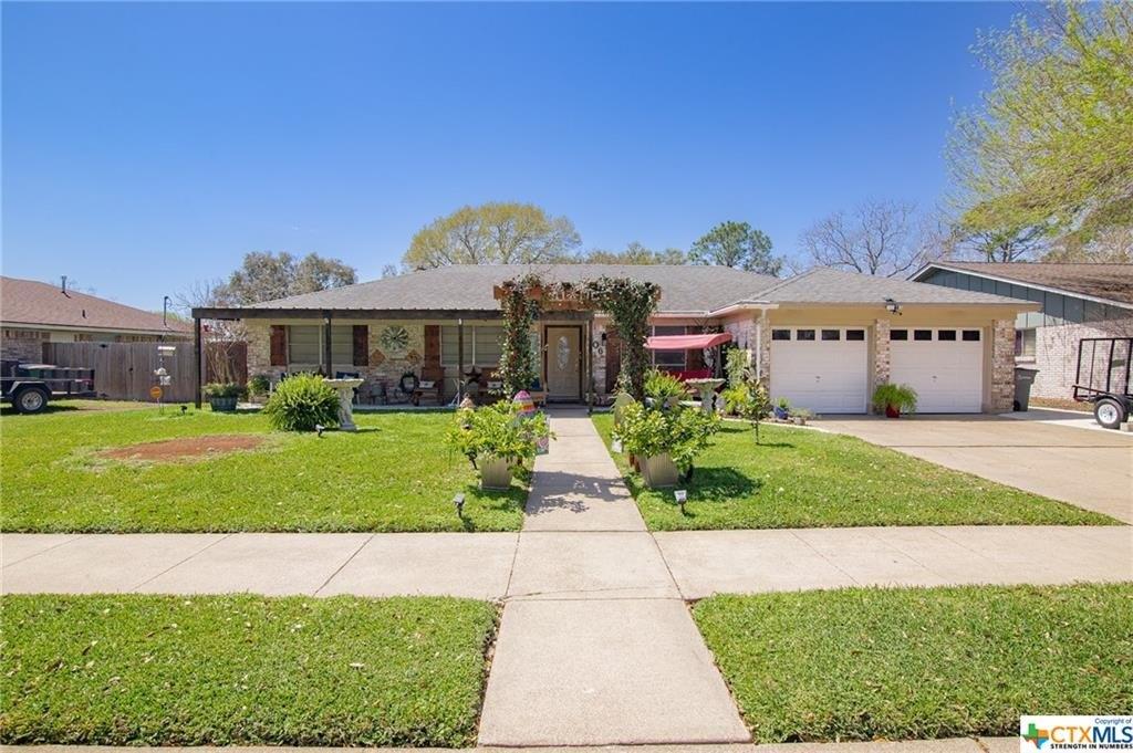 Yorkshire Ln, Victoria, TX 77904