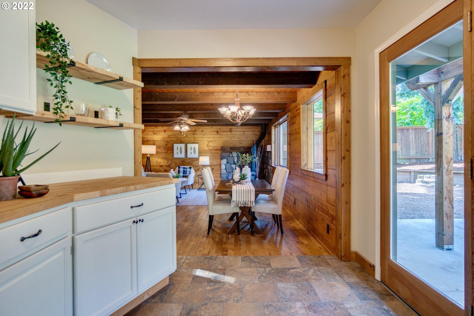 Calaroga Cir, West Linn, OR 97068