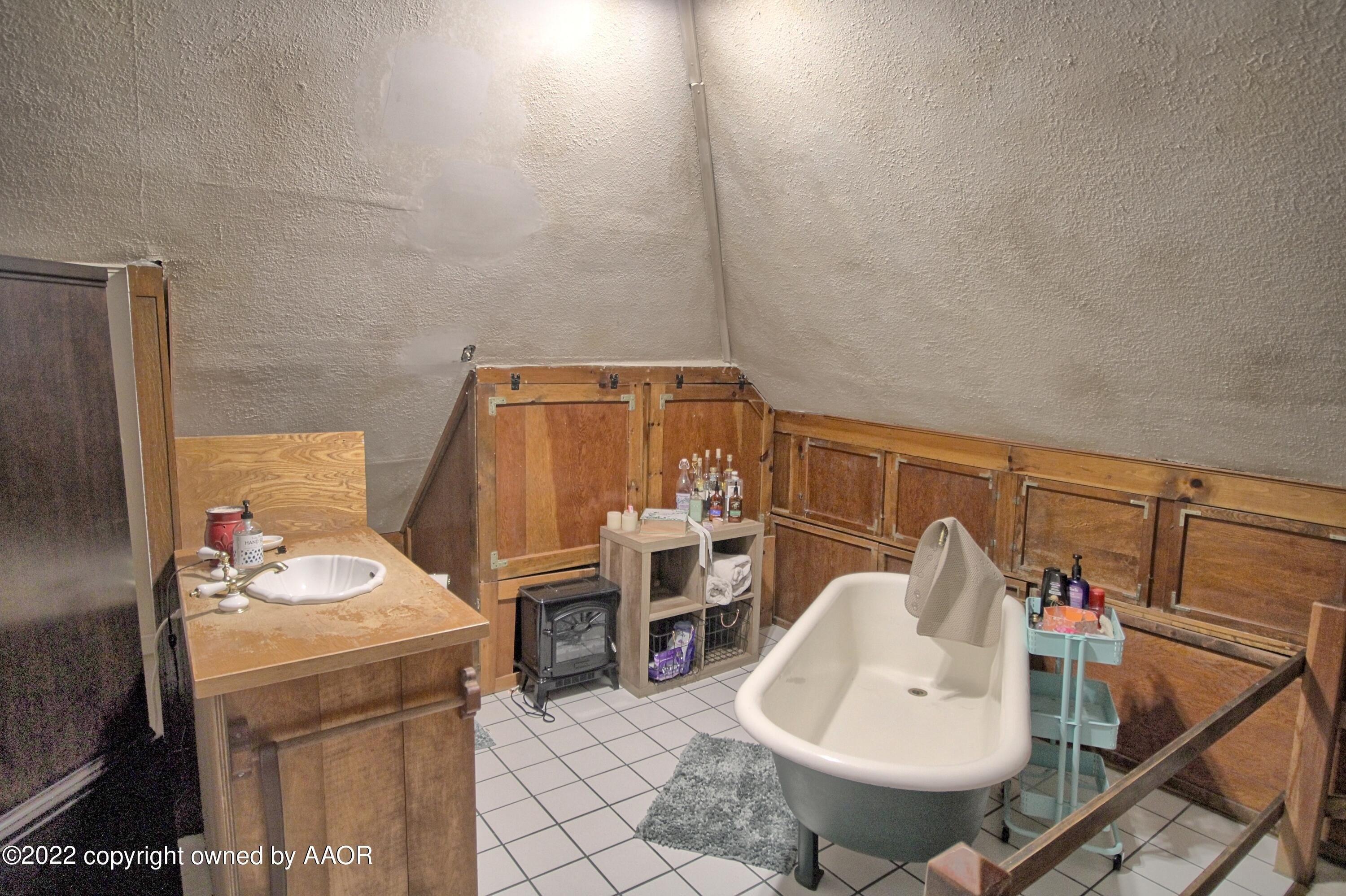 S Baylor St, Perryton, TX 79070