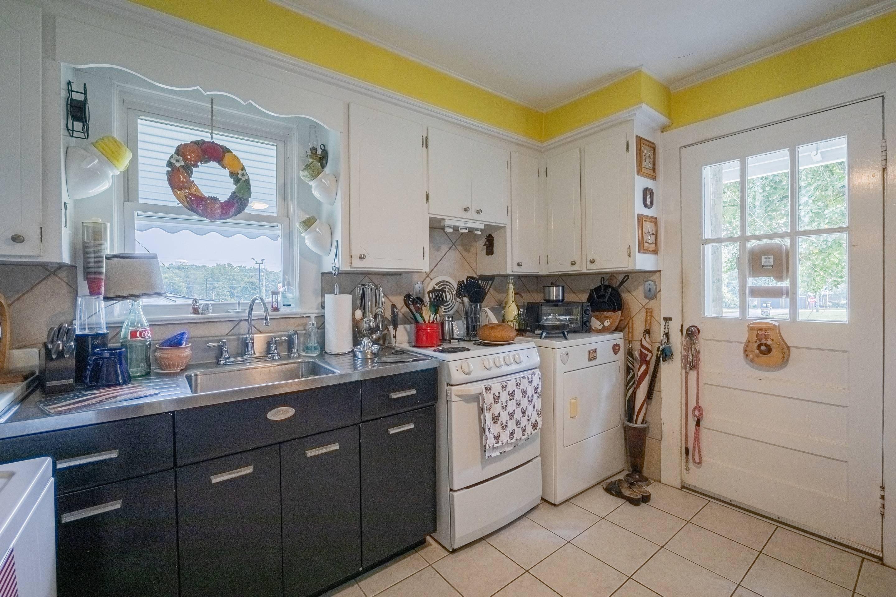 Fairview Ave, Hartwell, GA 30643