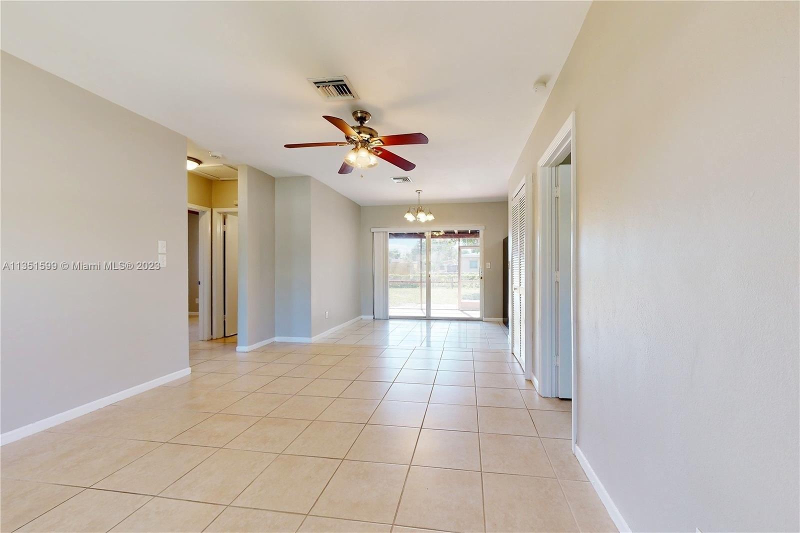 Sw 31st Dr, West Park, FL 33023