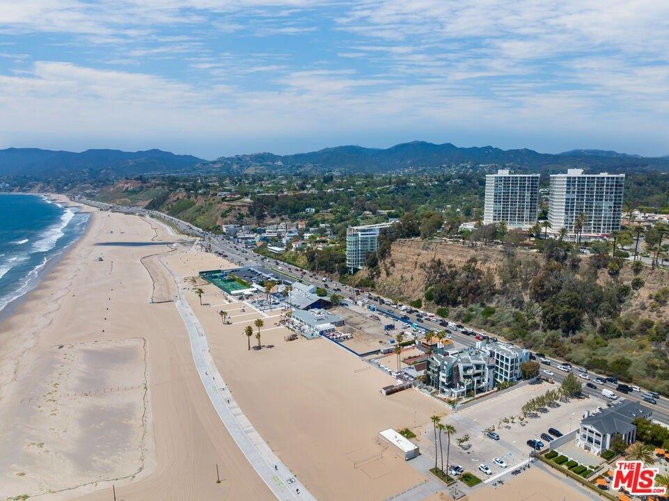 10th St, Santa Monica, CA 90402