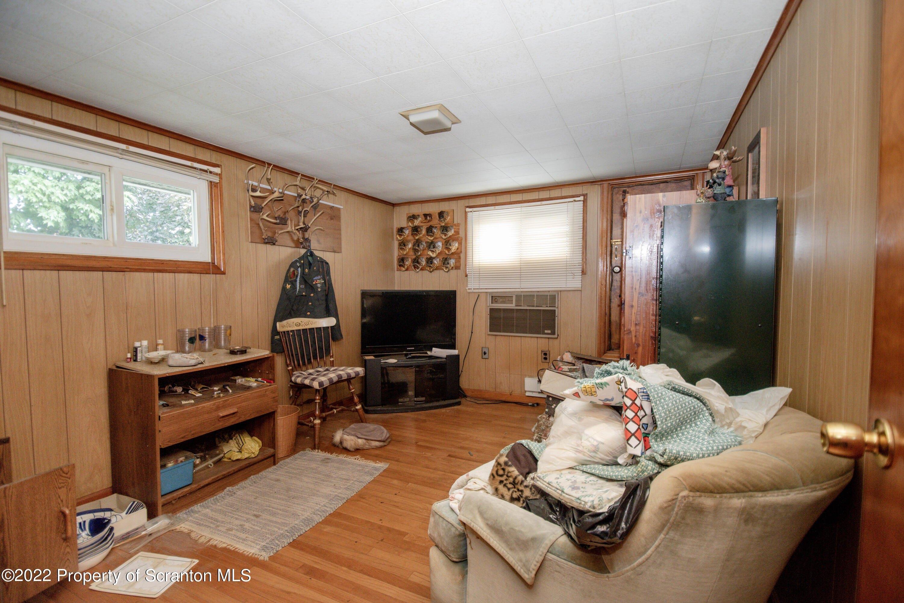 Lidy Rd, Dupont, PA 18641
