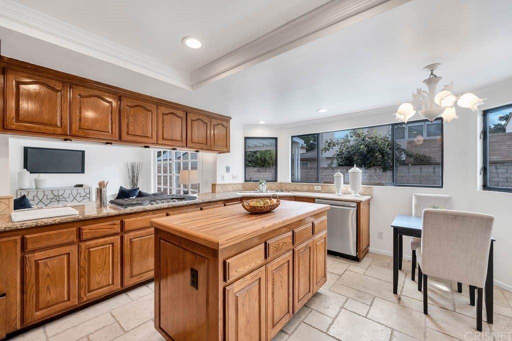 Blythe St, Winnetka, CA 91306