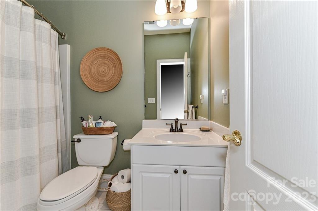 Caldwell Ln, Davidson, NC 28036