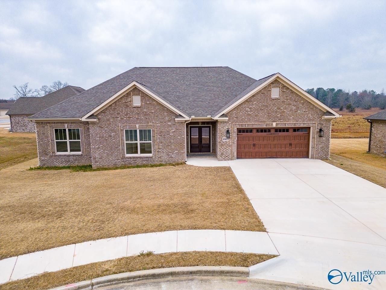Newbury Cv, Decatur, AL 35603