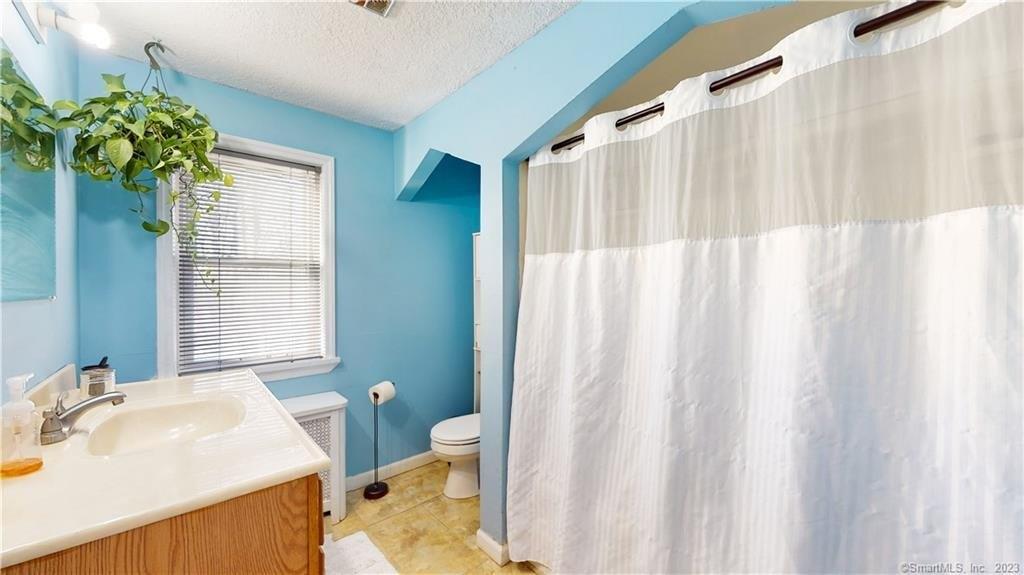 Johnson Ave, Stratford, CT 06614