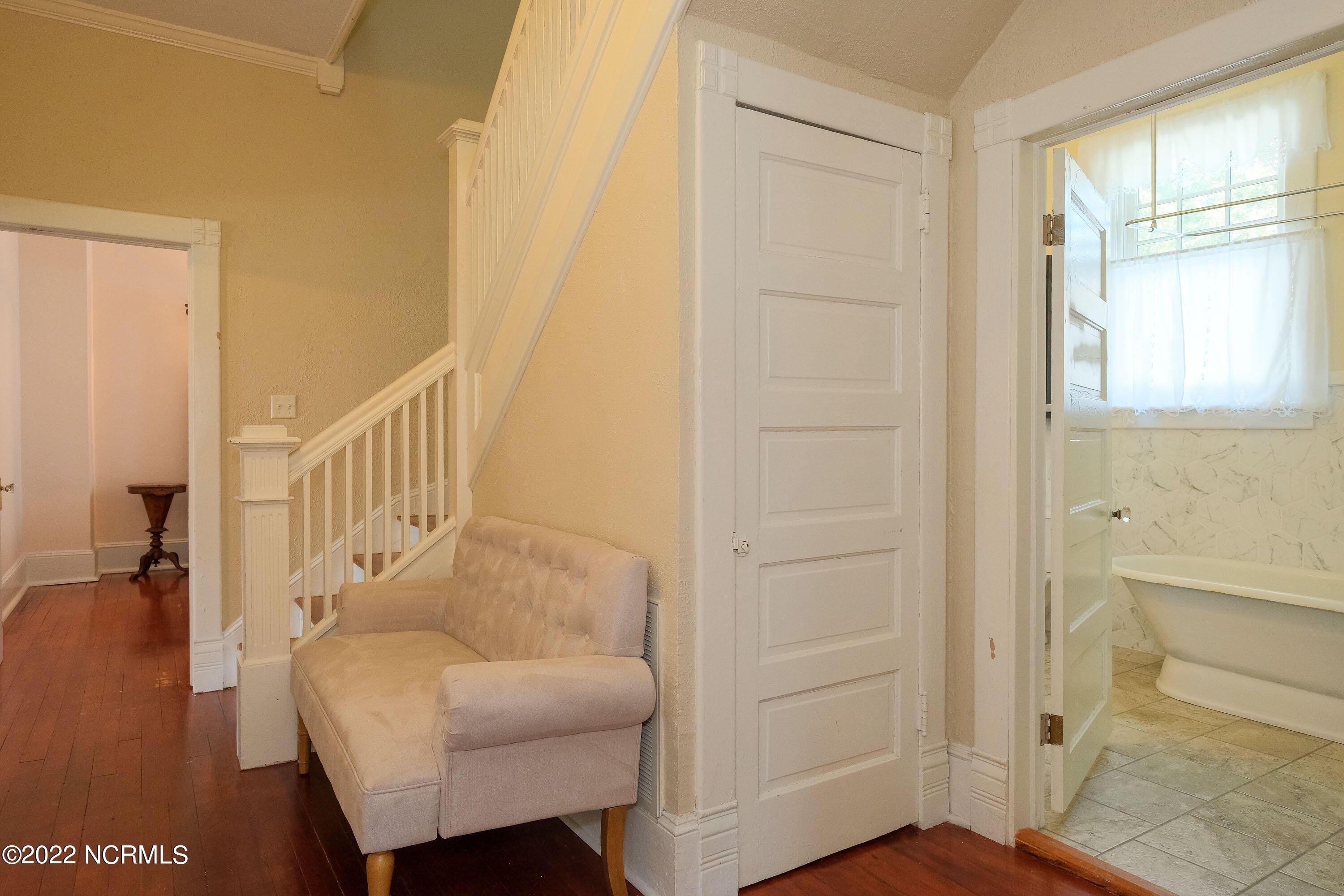 N Broad St, Edenton, NC 27932