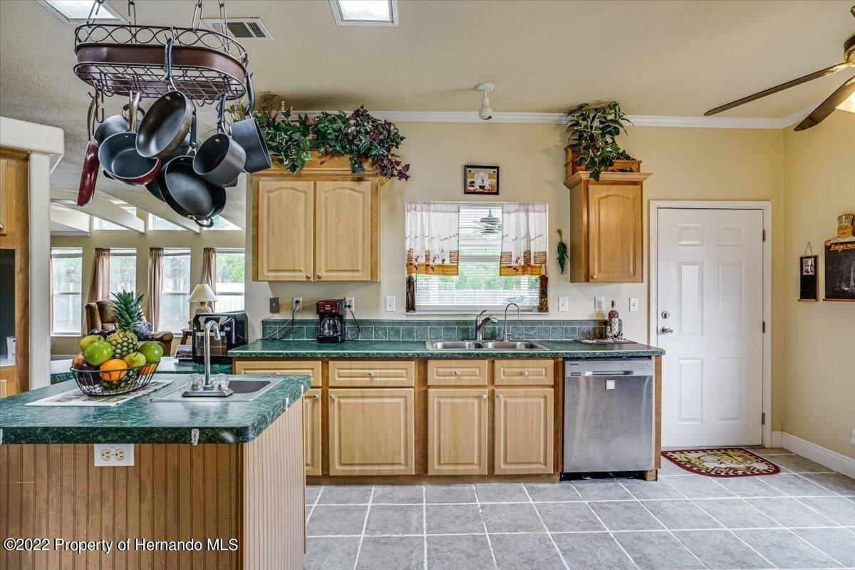 Hexam Rd, Weeki Wachee, FL 34613