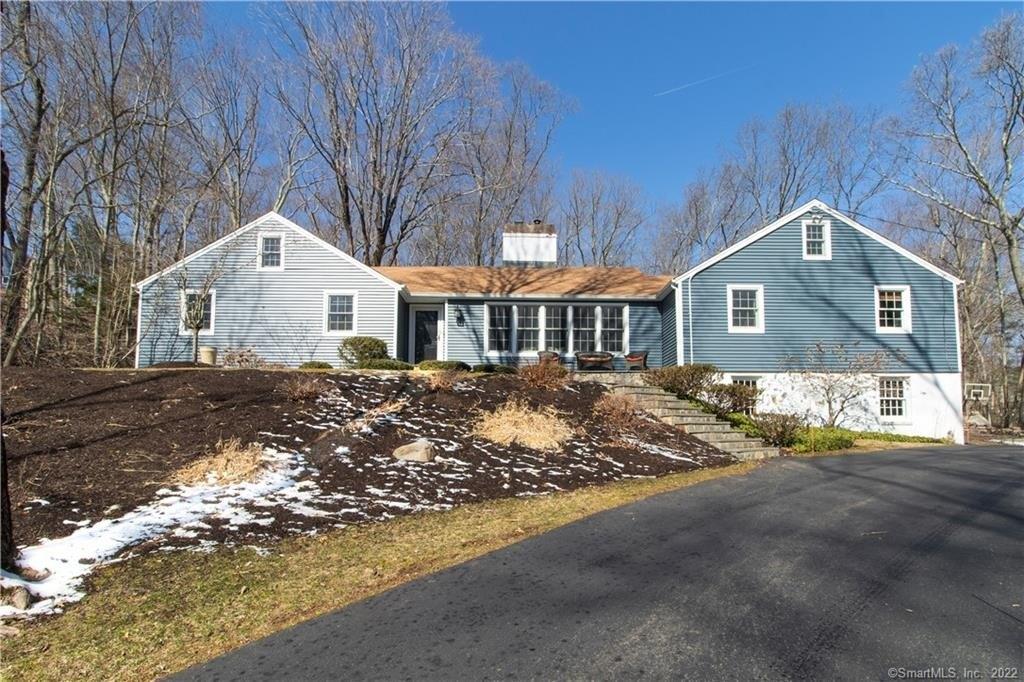 Hallsey Ln, Woodbridge, CT 06525