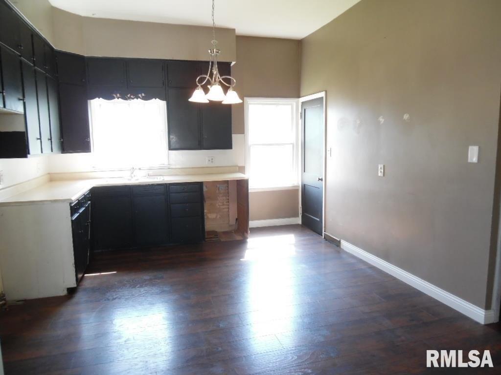 16th Ave, Fulton, IL 61252
