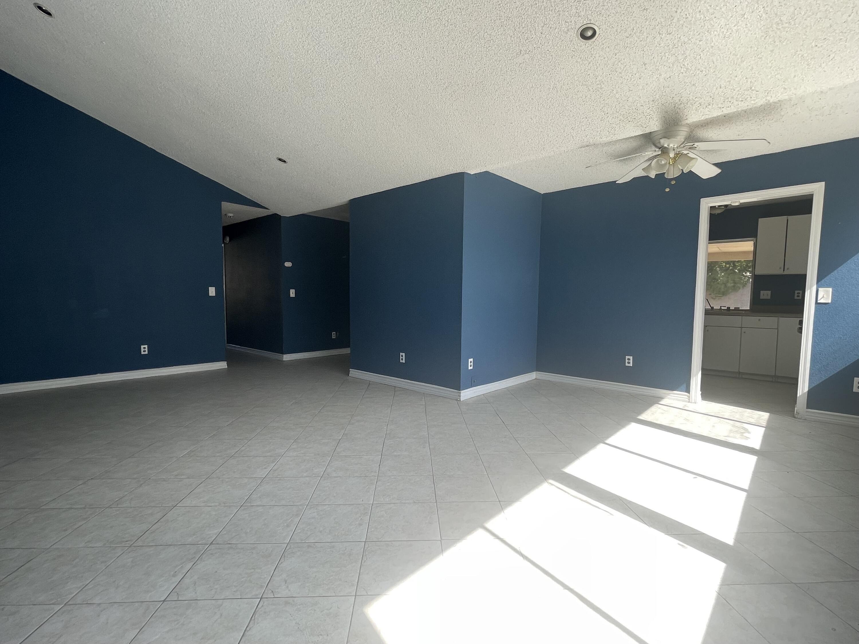 Gingham Ave, Lancaster, CA 93535