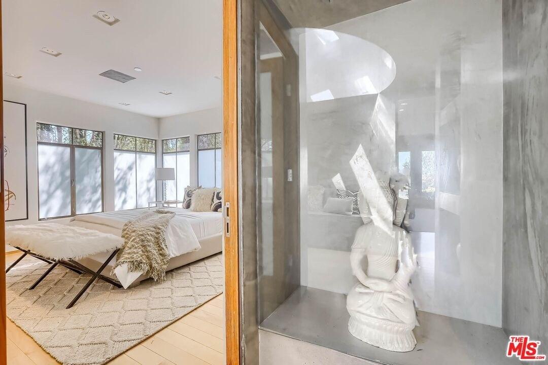 Stradella Rd, Los Angeles, CA 90077