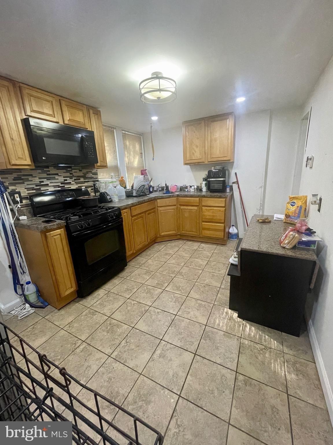 W Ironside Rd, Camden, NJ 08104