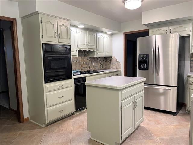 W Colony Sq, Saint Joseph, MO 64506