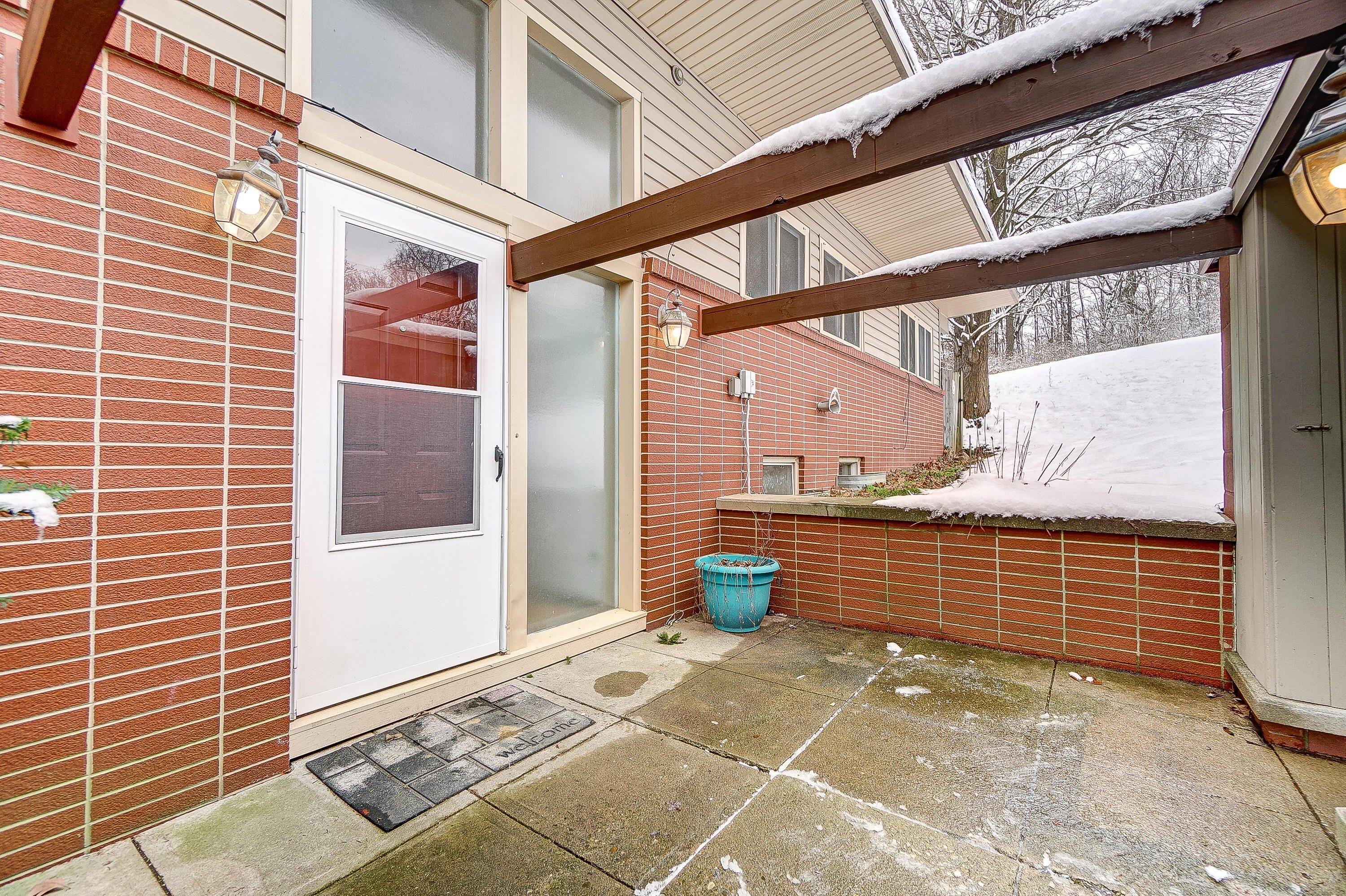 White Oak Dr, Springfield, OH 45504