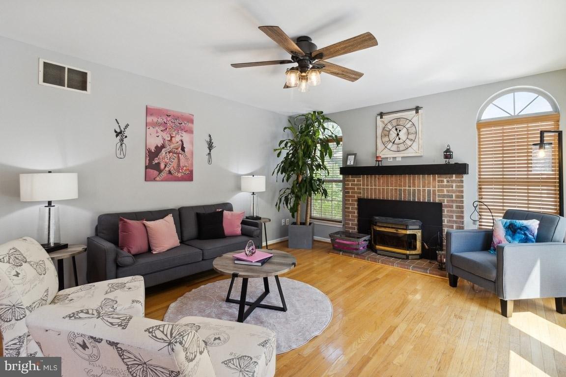 Basswood Ct, Catonsville, MD 21228