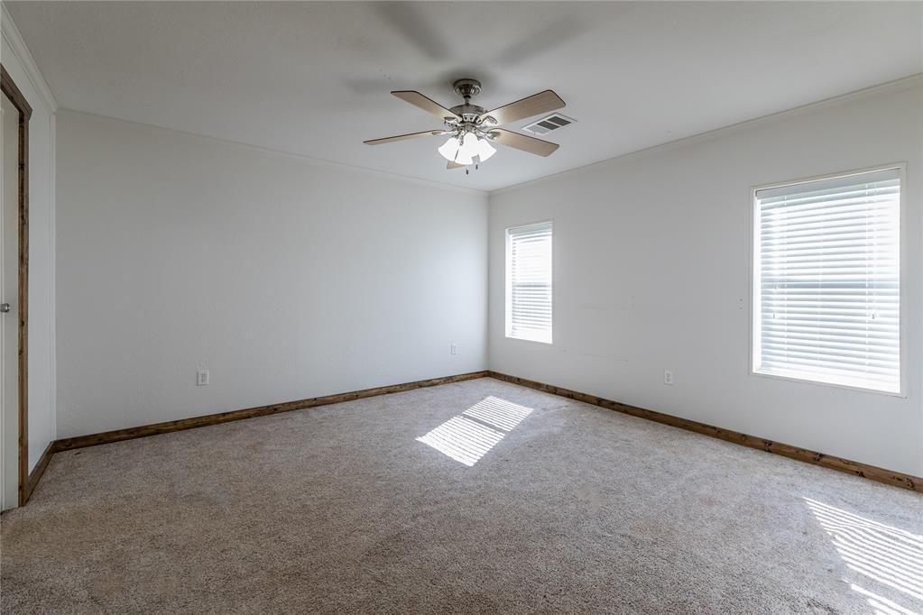S Schley Ave, Leedey, OK 73654