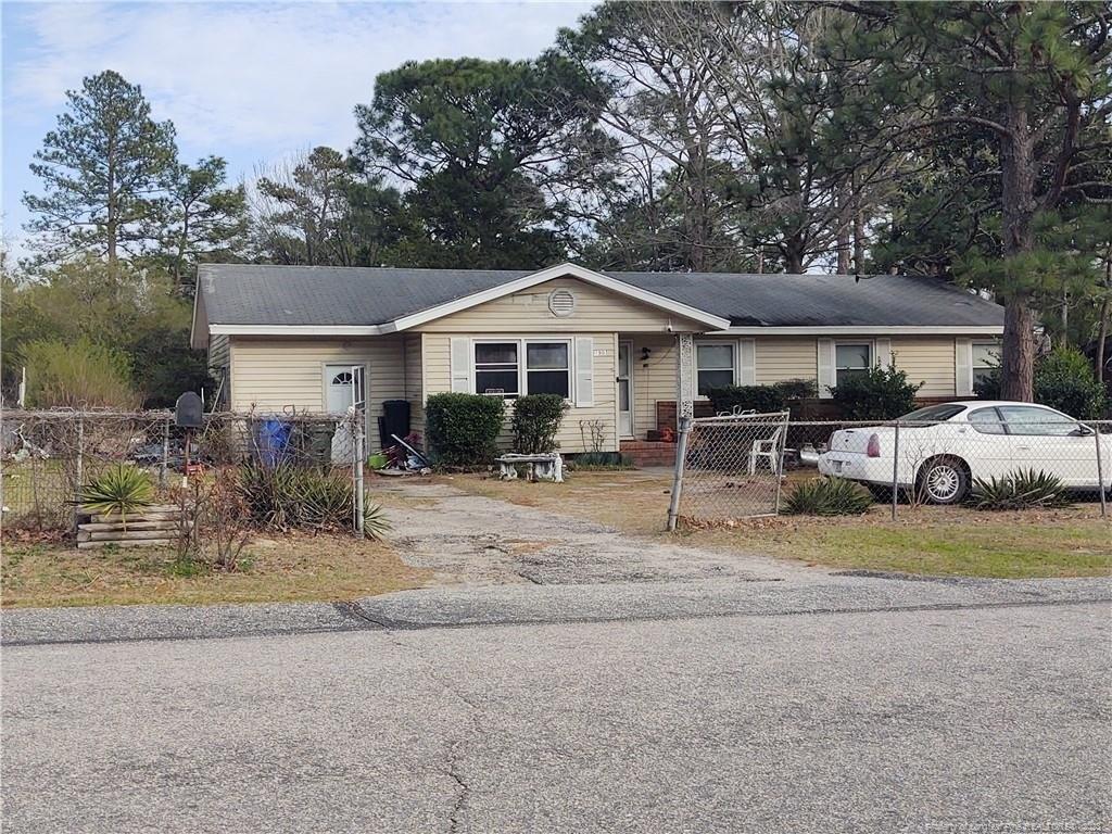 Wendover Dr, Fayetteville, NC 28304