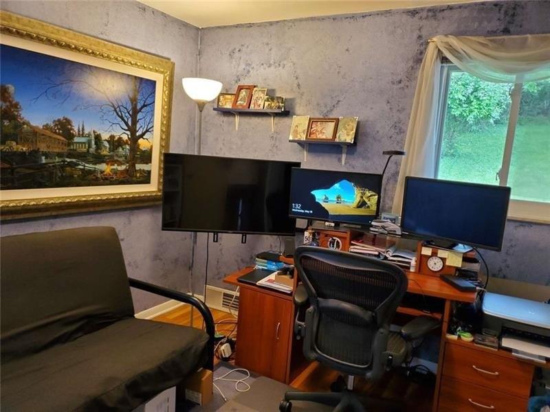 Mcmonagle Ave, Pittsburgh, PA 15220