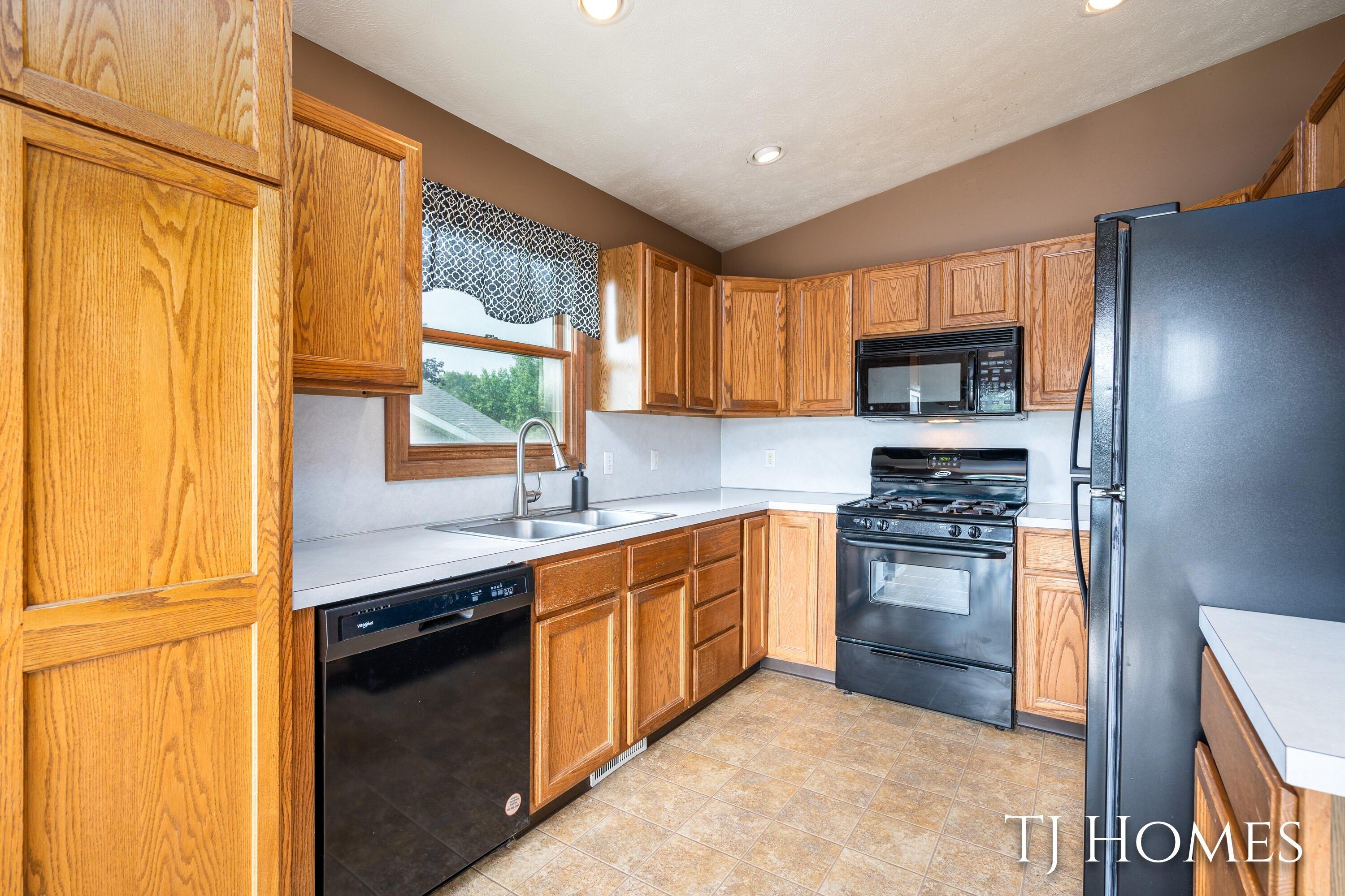 Maizie Ln, Sparta, MI 49345