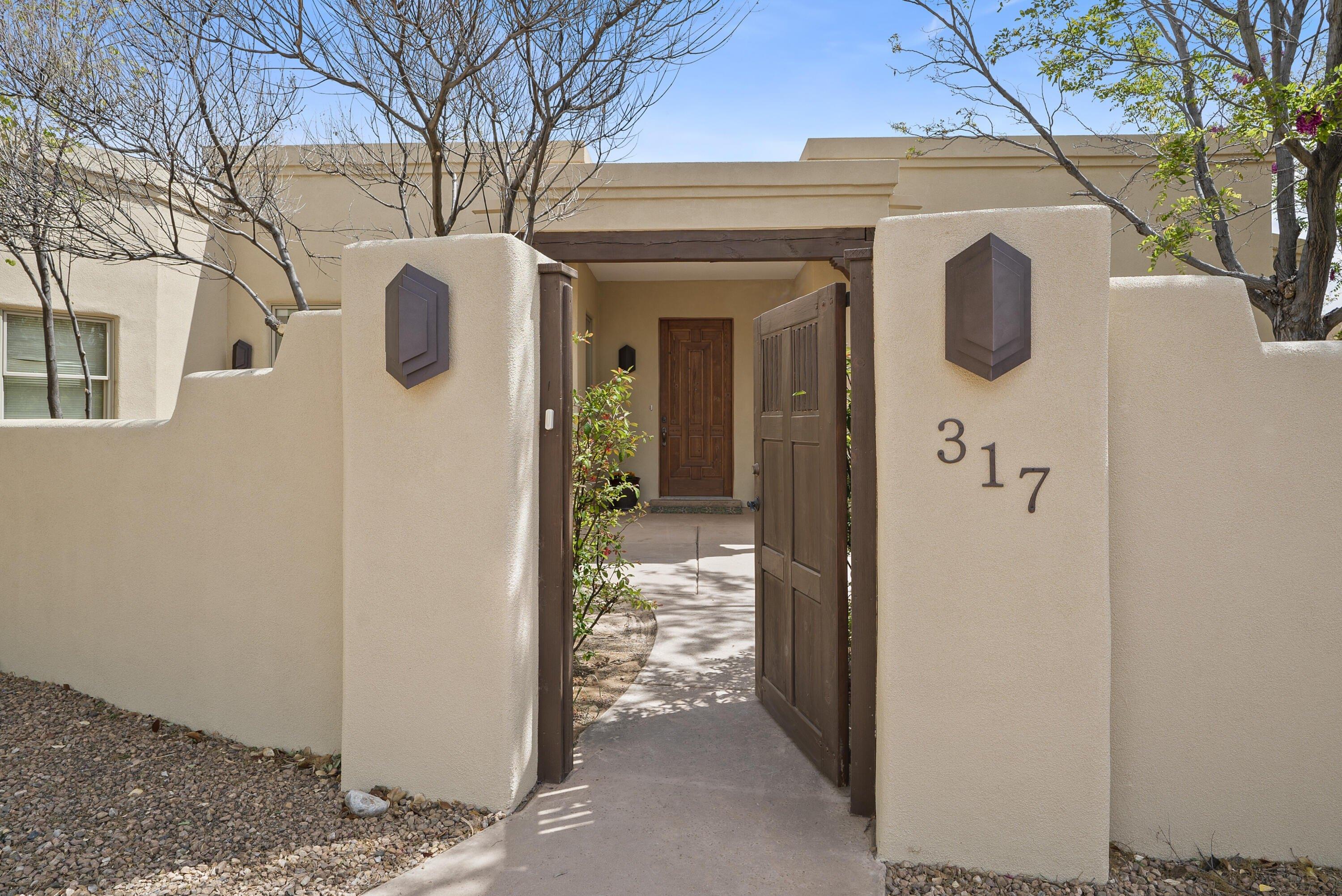 Plaza Muchomas, Bernalillo, NM 87004