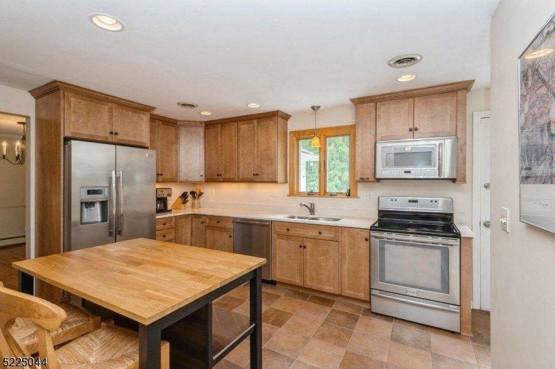 Carlton Rd, Millington, NJ 07946