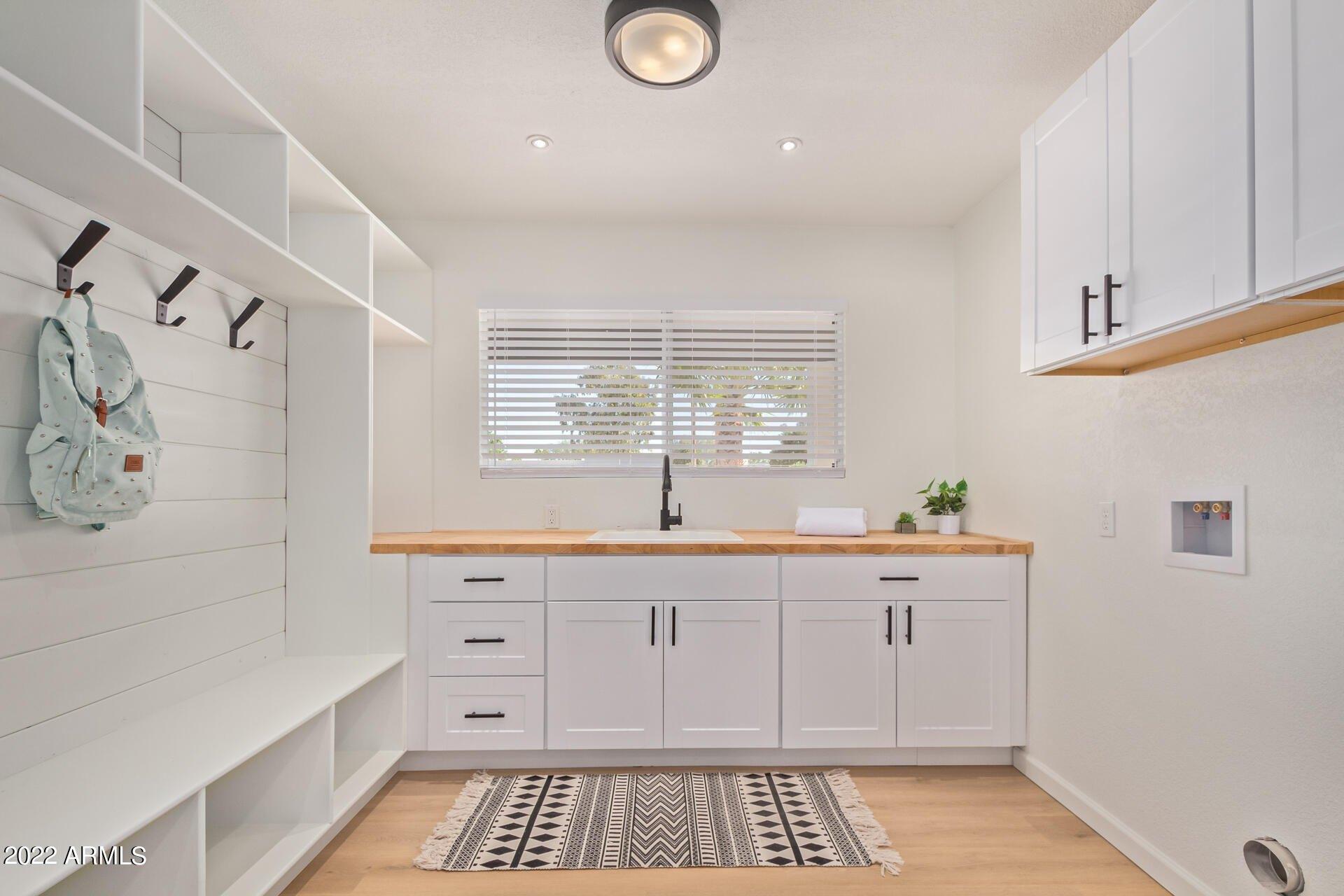 N 38th Pl, Phoenix, AZ 85028