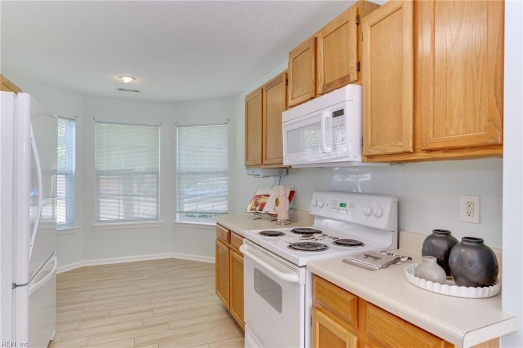 Warwick Landing Pkwy, Newport News, VA 23608