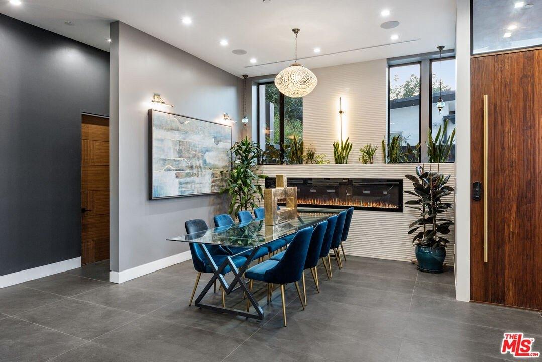 Broadlawn Dr, Los Angeles, CA 90068