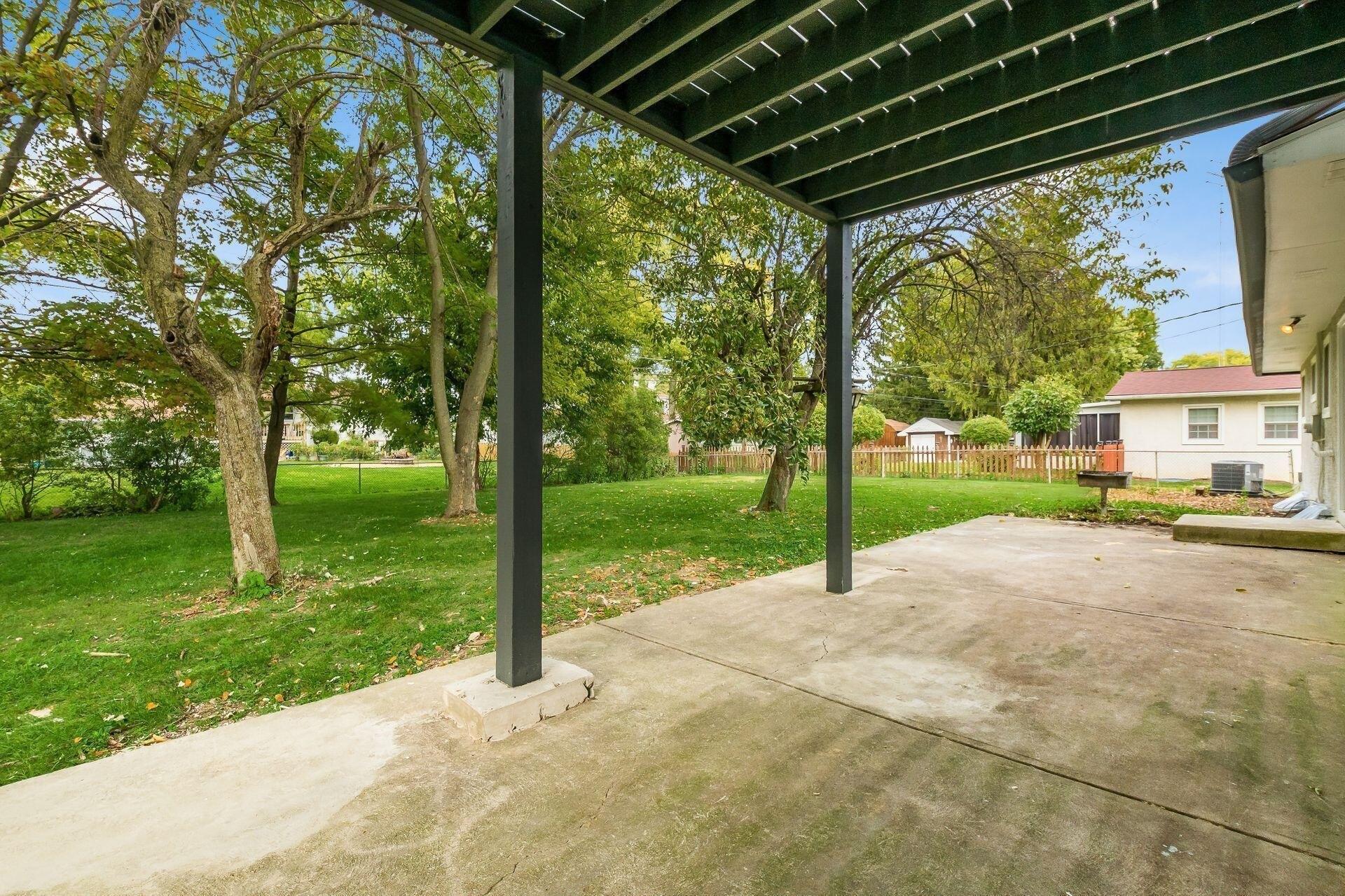 Wenwood Dr, Hilliard, OH 43026