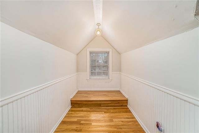 Mercier St, Kansas City, MO 64114