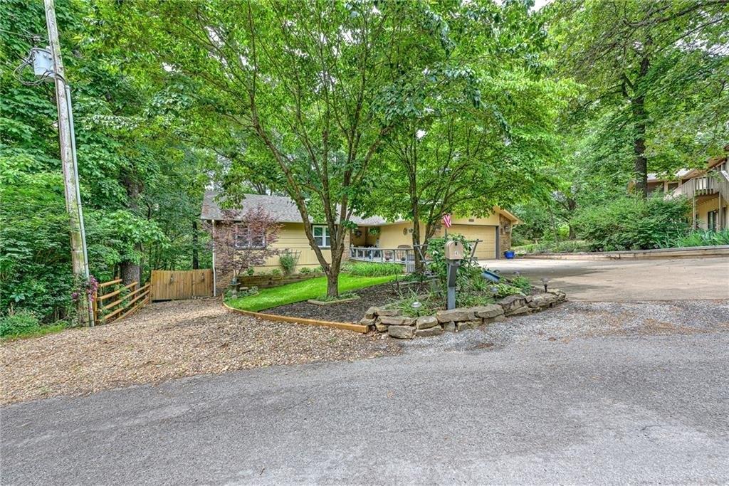 Harlow Ln, Bella Vista, AR 72715